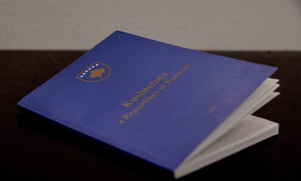 Kosova shënon ditën e Kushtetutës – 17 vjet nga miratimi i saj
