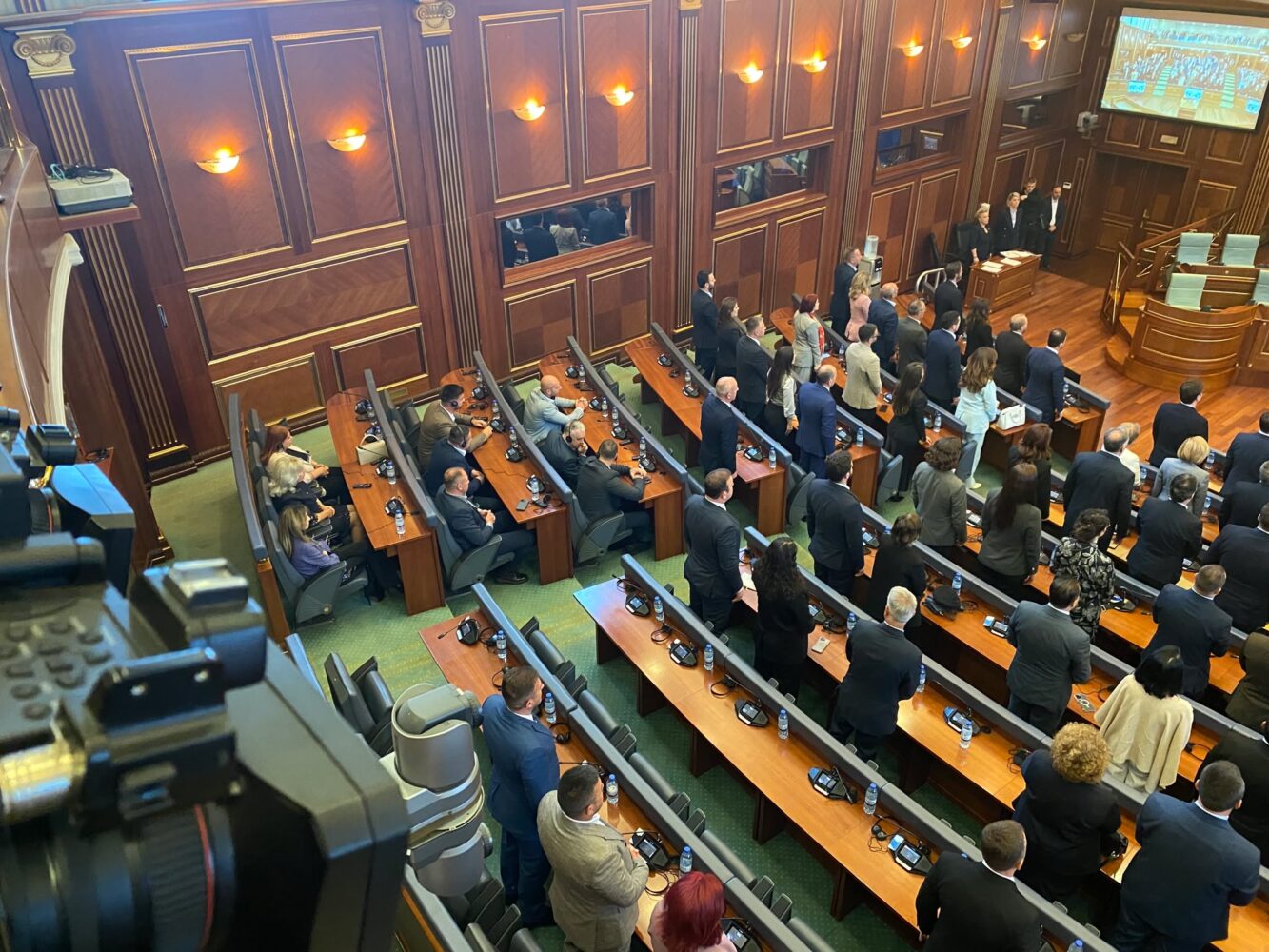 Një minut heshtje për dëshmorët, Lista Serbe nuk lëviz vendi