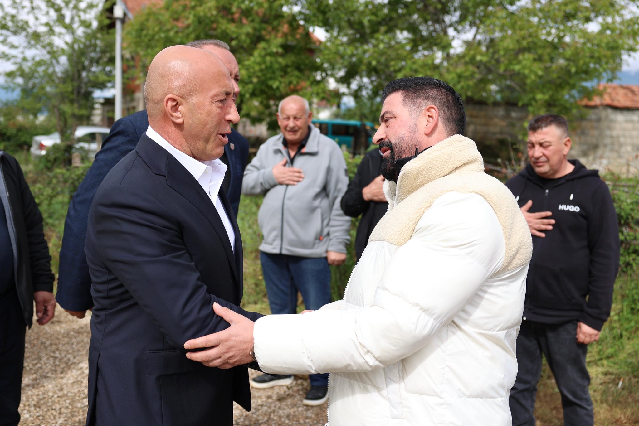 Haradinaj shkon për ngushëllime tek Meda, pas humbjes së nënës