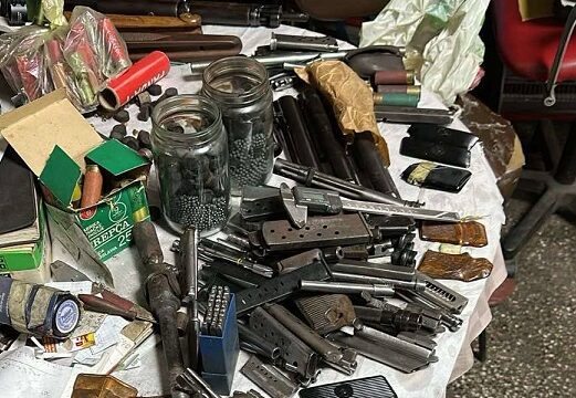 Gjendet një punishte e armëve në Mitrovicën e Veriut, arrestohet një person, Prokuroria Speciale me detaje
