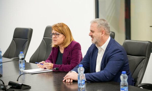 LDK dorëzon në ZRRE kërkesën për anulimin e vendimit për shtrenjtimin e rrymës dhe daljen e bizneseve në treg të hapur
