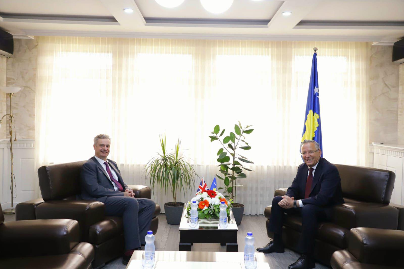 Bedri Hamza takon ambasadorin britanik: Diskutuam për zhvillimet politike dhe krijimin e institucioneve të reja