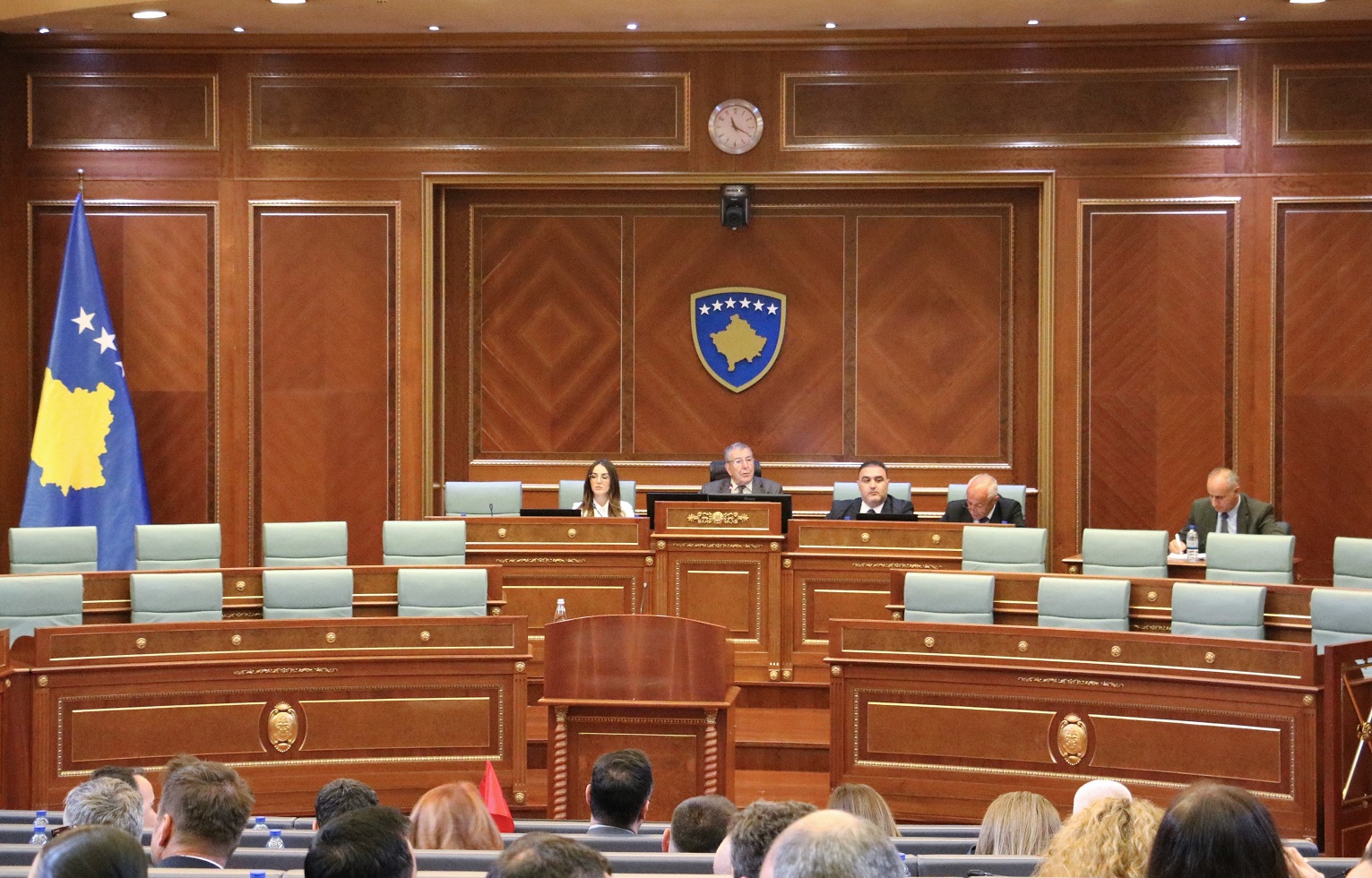 Bllokada institucionale vë në rrezik miliona euro për komunat
