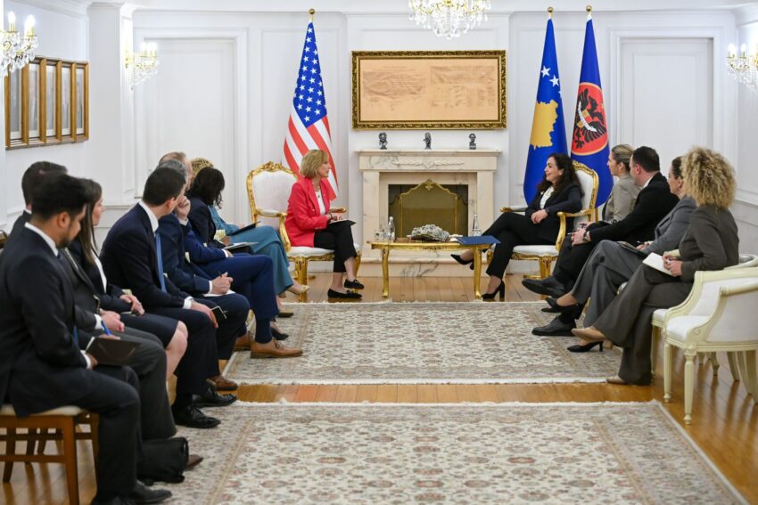 Osmani priti në takim delegacionin e Kongresit amerikan, udhëhequr nga Claudia Tenney dhe Chrissy Houlahan