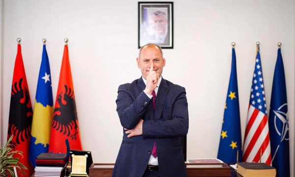 A do ta kërkojë rrëzimin e kryetarit të PDK, Lladrovci: Do t’i ndihmojë miqtë në balotazh, pastaj dikush duhet të jap përgjegjësi