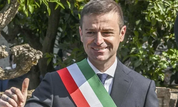Arrestohet kryebashkiaku i Sorrentos në Itali