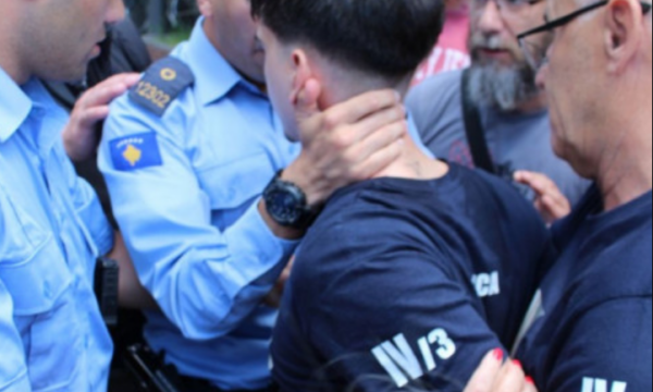 Fletarresti nga Serbia, Hoxha: Polici ynë po kërcënohet edhe me vrasje, këto do t’i trajtojmë seriozisht
