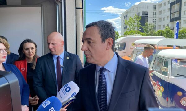 Kurti thotë se Kosova e ka qeverinë në detyrë: Ajo që i ndihmon Kosovës është Kuvendi i ri