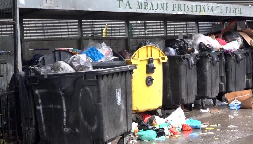 Mbeturinat ende nuk janë larguar nga rrugët e Prishtinës