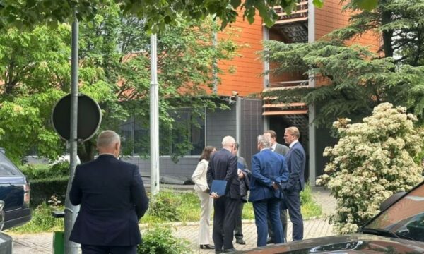 Ambasadorët e vendeve të QUINT-it te Kurti, nuk flasin për media