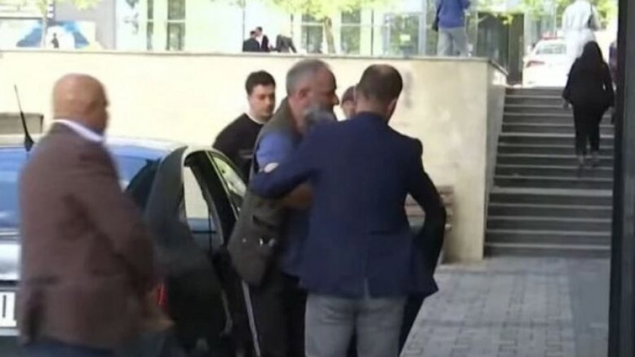 Zbulohen mesazhet e Hysri Selimit me BIA-n serbe, diskutime për krijimin e xhamive ilegale