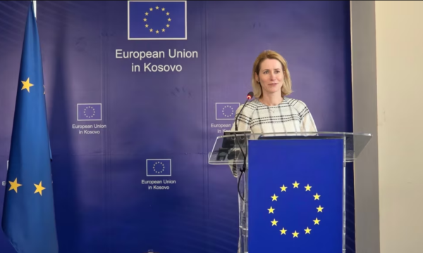 Sulmet ruse në Kiev, Kaja Kallas: Rusia po tallet me përpjekjet për paqe