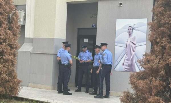 Klinika dentare afër së cilës ndodhi tragjedia në Prishtinë: Gruaja e plagosur hyri në ordinancë dhe kërkoi ndihmë
