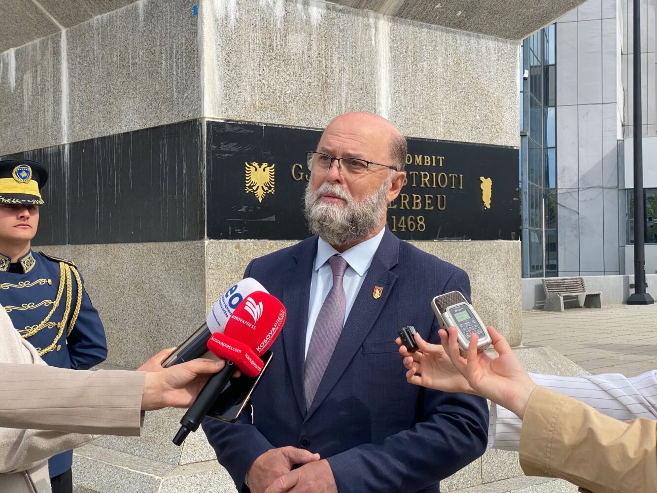 Ambasadori Malaj: Kosova ka të gjitha mundësitë për të gjetur zgjidhje politike
