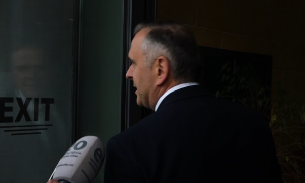 Mefi i VV-së mendon se presidentja s’ka ndonjë fuqi për t’i afruar partitë politike
