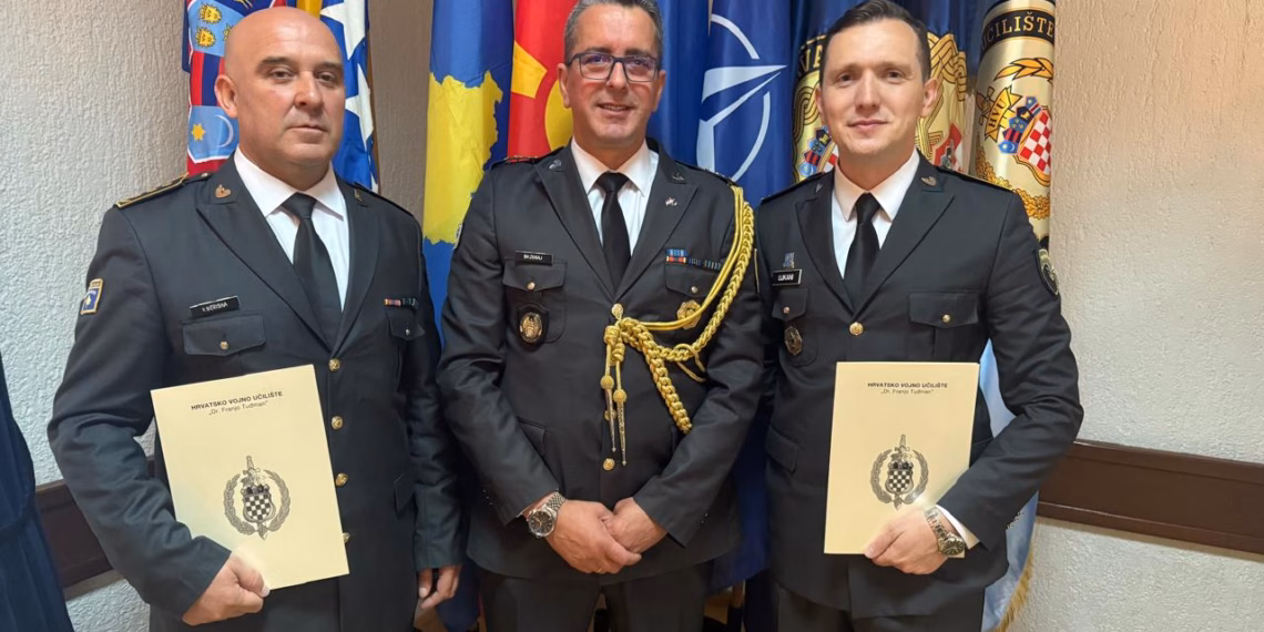 Dy oficerët e FSK-së diplomuan në Akademinë Ushtarake në Kroaci