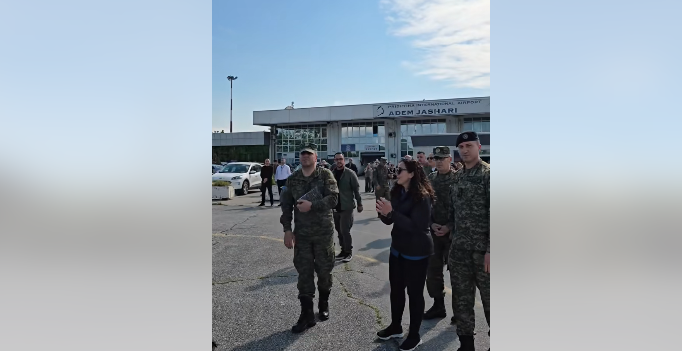 152 ushtarë të FSK’së nisen drejt SHBA’së, Osmani i përcolli pasi u kthye vetë sot nga atje