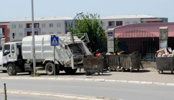 “Pastrimi” ndërprenë grumbullimin e mbeturinave në Prishtinë, shkak borxhi 2.7 milionësh nga komuna
