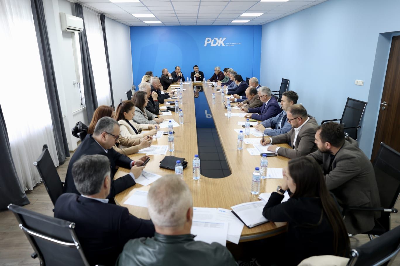 Nis mbledhja e PDK-së, do të diskutohet propozimi i LDK-së për qeveri tranzitore