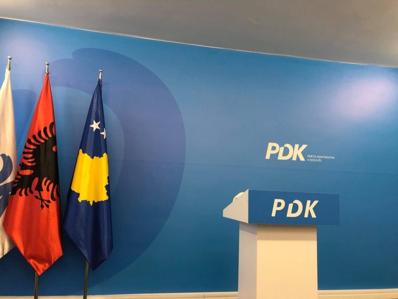 Raportohet se ka filluar një mbledhje e Grupit Parlamentar të PDK-së, pritet të mblidhet edhe Kryesia