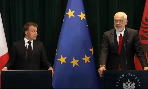 Rama dhe Macron flasin për përfshirjen e Francës në ndërtimin e hekurudhës Durrës-Prishtinë