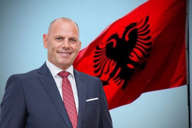 Lladrovci me mesazh të fortë: “Analistët e paguar e kanë kot, unë s’dal nga PDK”