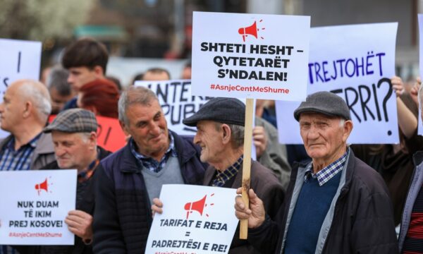 Grupi “Asnjë Cent Më Shumë” nesër dorëzon padi kundër ZRRE për rritjen e tarifave të energjisë