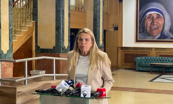 Kadrijaj-AAK: S’e votojmë Albulena Haxhiun