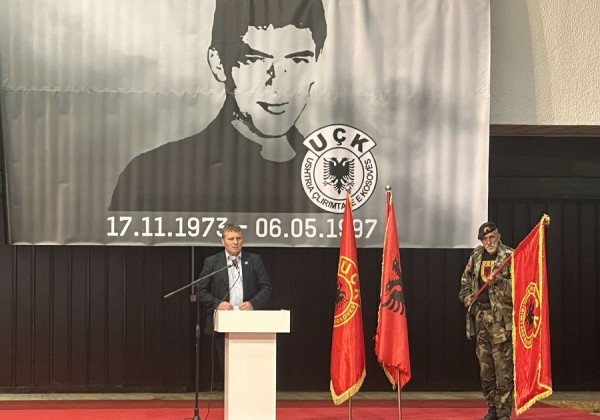 Nderohet heroi Luan Haradinaj, cilësohet simbol i guximit dhe vendosmërisë për lirinë kombëtare