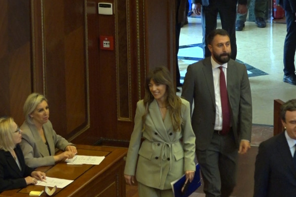 ​LVV insiston: Nuk do të ndryshojmë emrin e propozuar për kryeparlamentare
