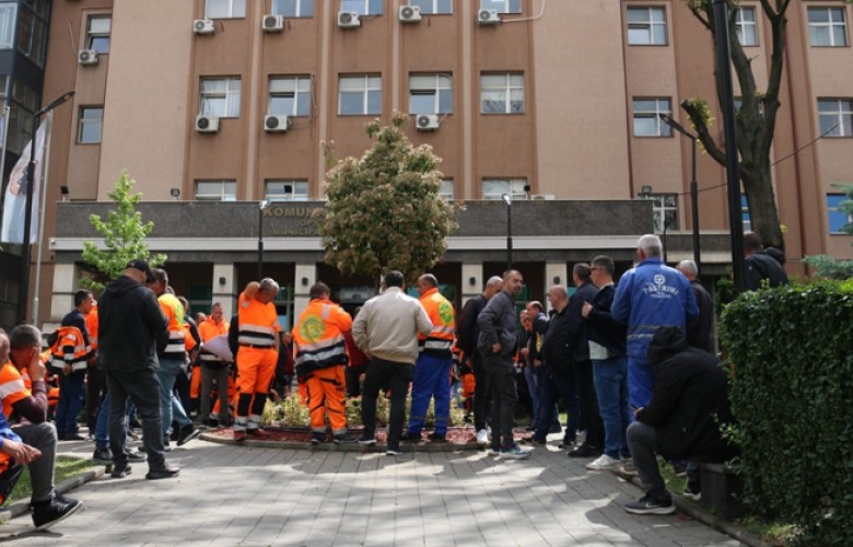 Dështon subvencionimi për paga për Ndërmarrjen `Pastrimi`, greva vazhdon
