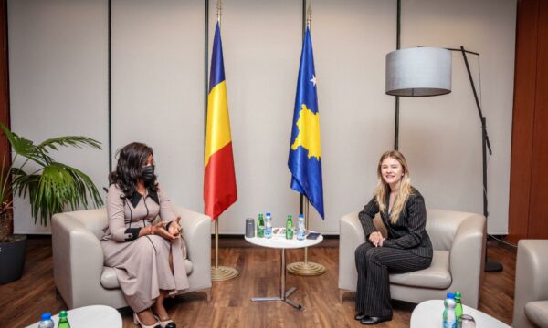 Ministrja për Gratë e Çadit vjen në Kosovë, do të marrë pjesë në Forumin e udhëhequr nga presidentja Osmani
