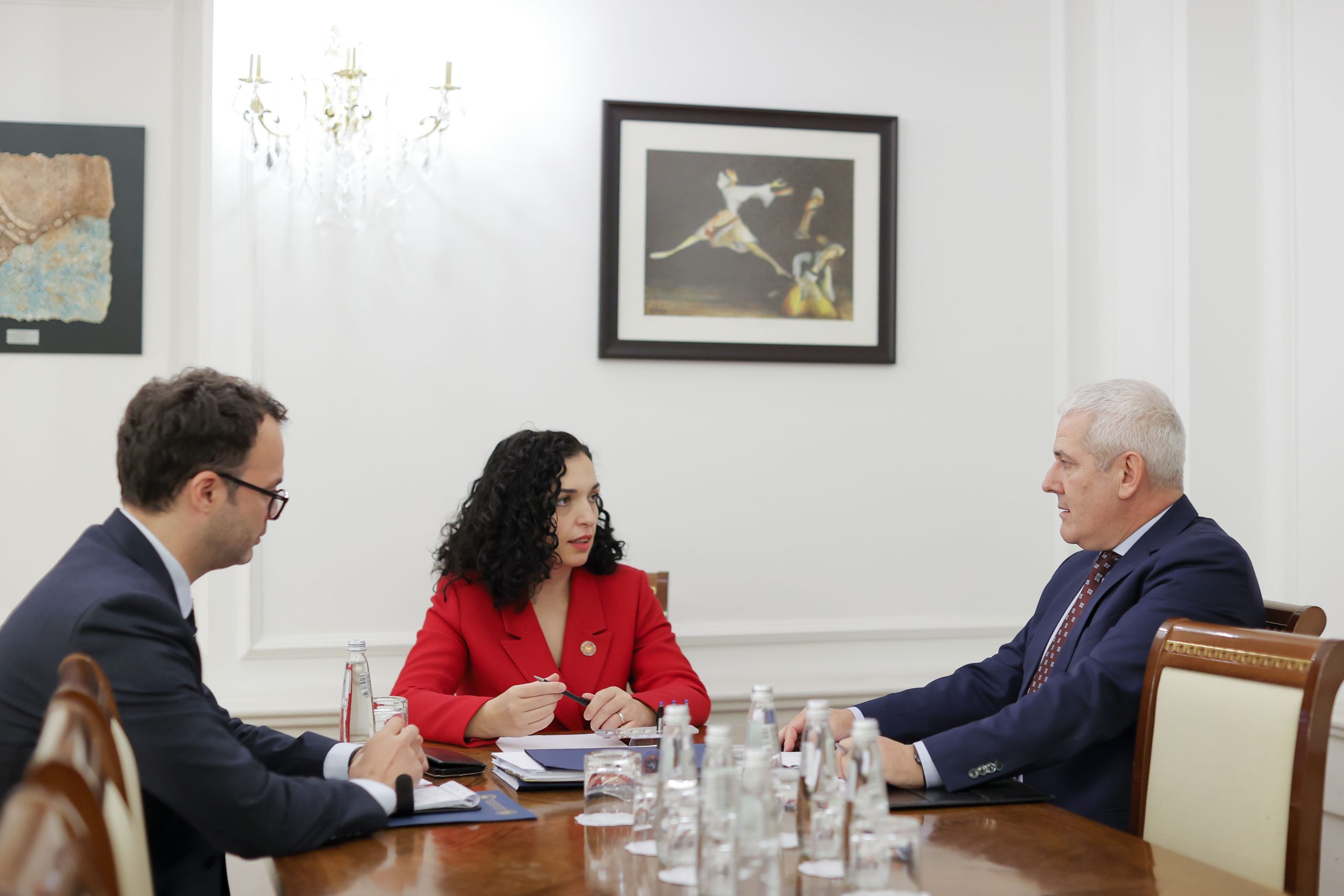 Deklaratat për sulm të parandaluar nga Serbia, Sveçla: Le të vjen zonja Osmani dhe pyeteni atë