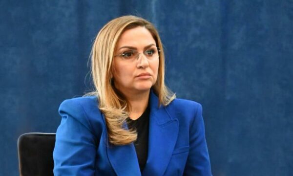 Deputetja e VV bën thirrje që të merret seriozisht kërcënimi me bombë: Serbia po bën presion e përpjekje për destabilizim
