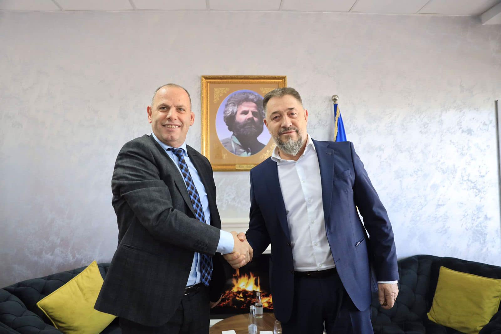 I tha të shkojë tek psikiatri, Lladrovci i përgjigjet Sami Lushtakut