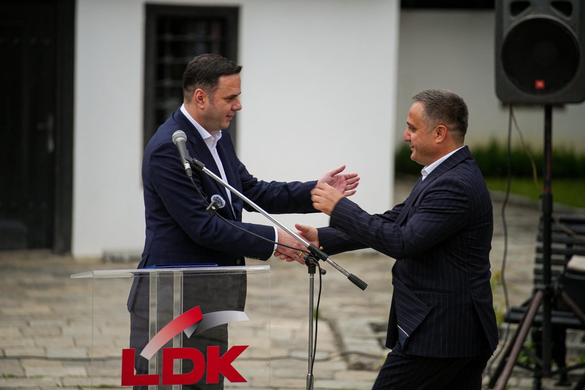 LDK-ja prezanton Driton Selmanaj kandidat për kryetar të Prizrenit