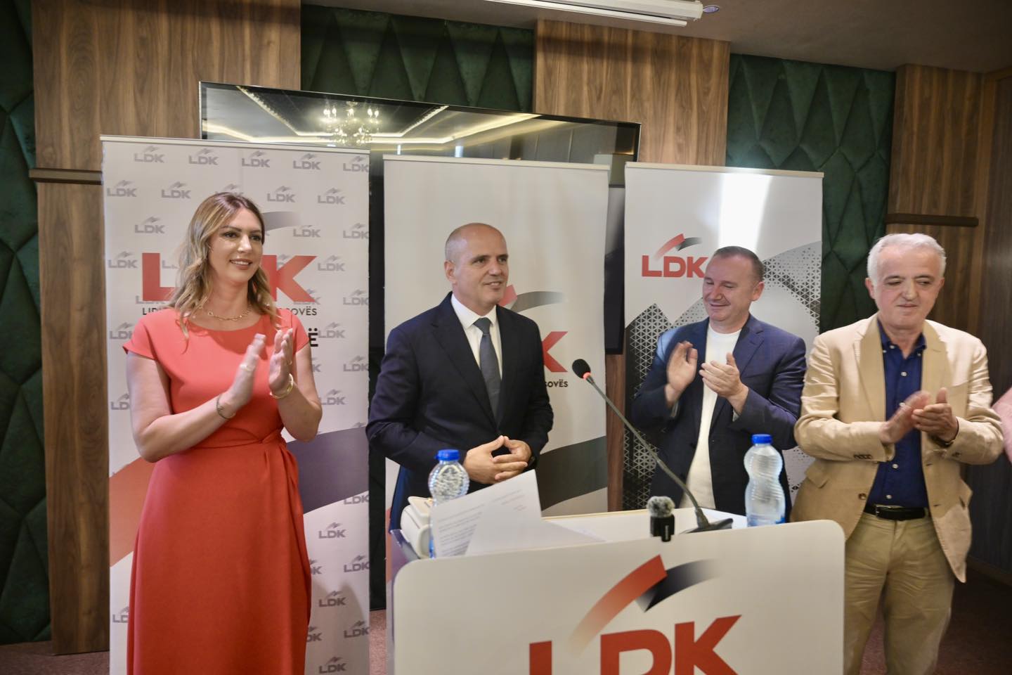 Hyseni zyrtarizon kandidaturën për kryetar të Podujevës: Jemi adresa e vetme për t’ua kthyer shpresën të gjithë qytetarëve llapjan