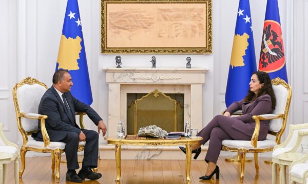 Radha e Albert Kinollit, fillon takimin me Osmanin