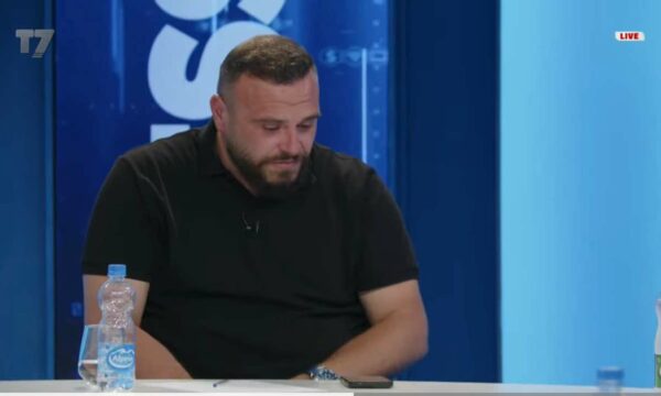 “Pse ja keni mlu ftyrën se po i zinet fryma? – baba i thojke ki me u çu”, vëllai i Agonit jep detaje si e morën vesh për vdekjen