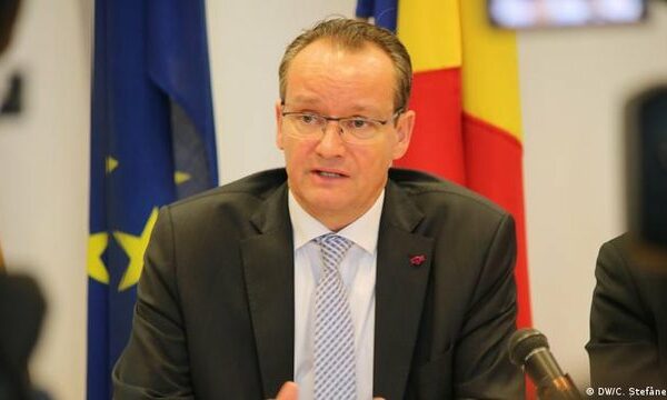 Gjermania me kërkesa për Kosovën dhe Serbinë për rastet e Arbnor Spahiut dhe Igor Popoviqit – çfarë tha Ministri i Shtetit pas takimit me Sorensen
