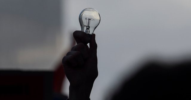 Gjykata Komerciale pezullon vendimin e ZRrE-së për dalje në treg të lirë