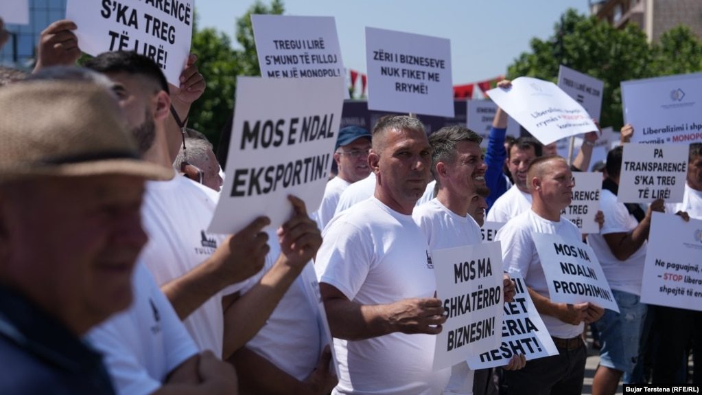 Bizneset paralajmërojnë protesta e bllokim të aktivitetit nëse ZRrE nuk tërhiqet