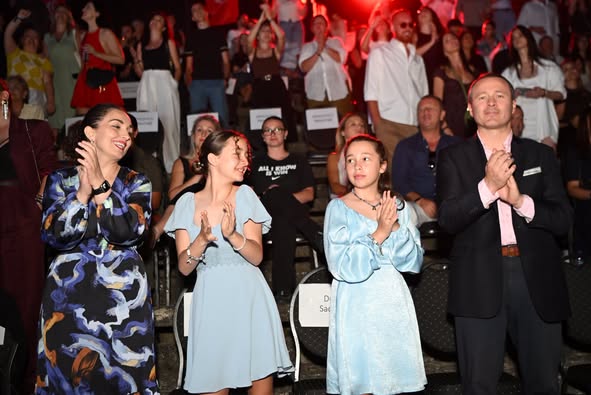 Presidentja Osmani për koncertin e Armend Rexhepagiqit: Faleminderit për çdo akord që na bëri të ndiejmë emocion e nostalgji