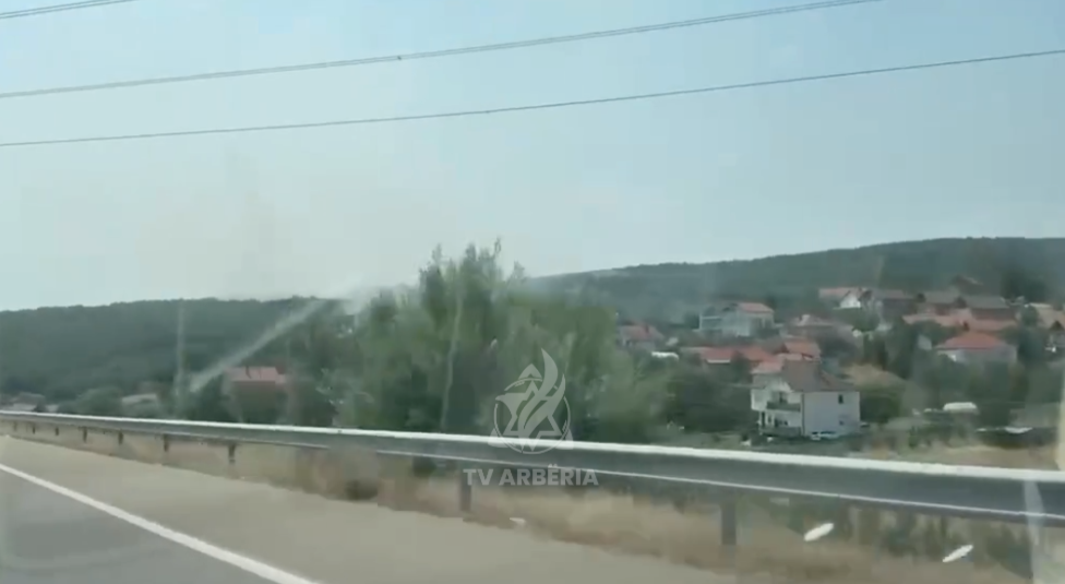 PAMJE/ Zjarr i madh në disa fshatra në Malishevë/ rrezikohen shtëpitë afër