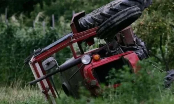 Vdes një 40 vjeçar në fshatin Bresanë të Dragashit, aksidentohet derisa po punonte me traktor