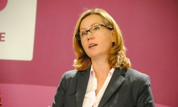 Shqipe Pantina: Albin Kurti ndihet mirë dhe është rritur vetëm duke shkelur ligjin