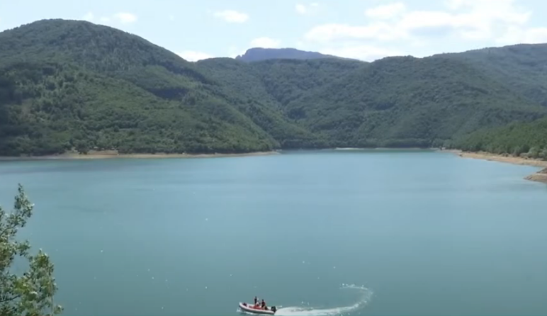 Ende asnjë gjurmë nga 33-vjeçari që dyshohet se u mbyt në Liqenin e Ujmanit