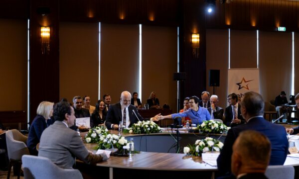 Kos: Me Shqipërinë hapim të gjithë grup-kapitujt këtë vit