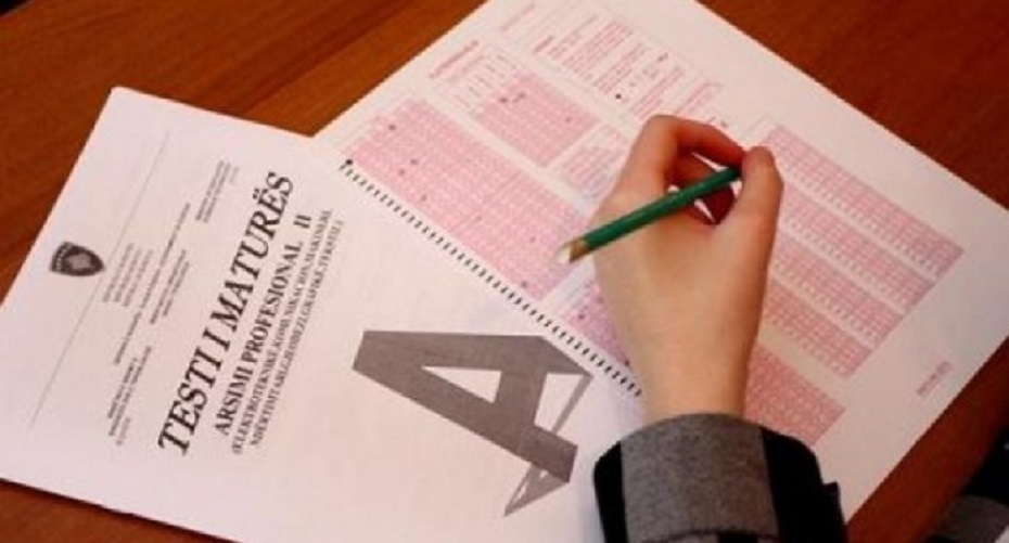Publikohen rezultatet në testin e arritshmërisë, nxënësit arrijnë sukses në histori, “dështojnë” në kimi e matematikë