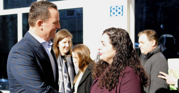 Grenell i reagon Osmanit: Turp për ty, manipulove fjalët e Trumpit